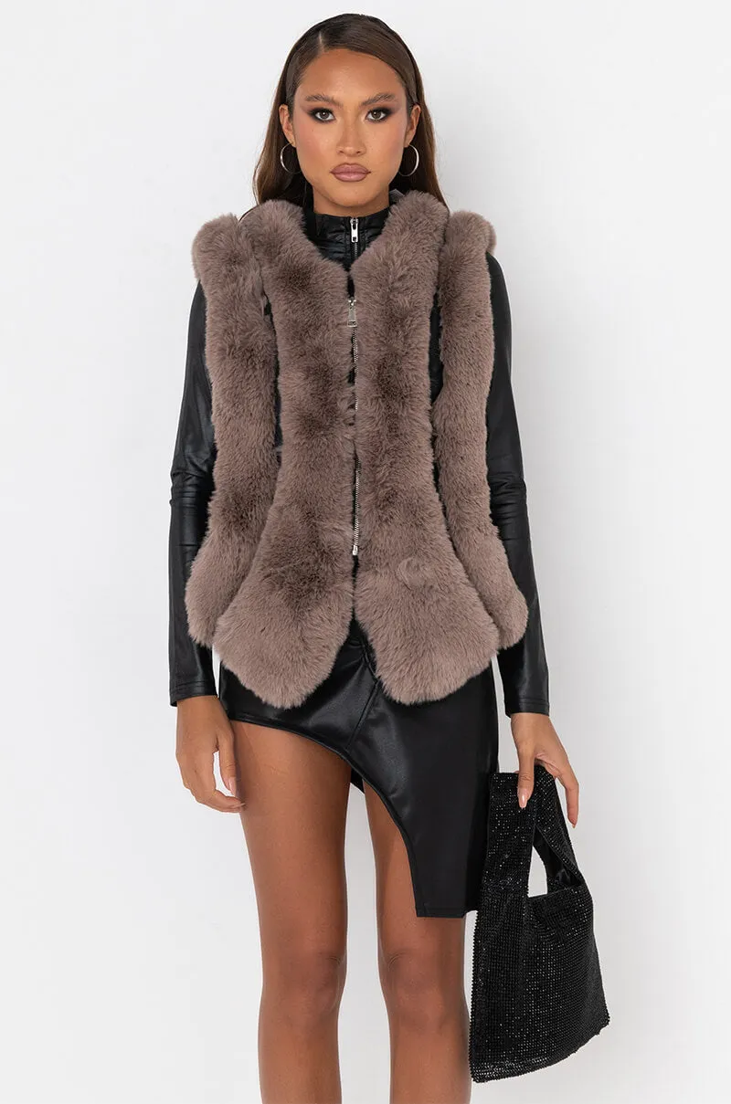 AZALEA WANG ESKIMO HOODED FAUX FUR VEST