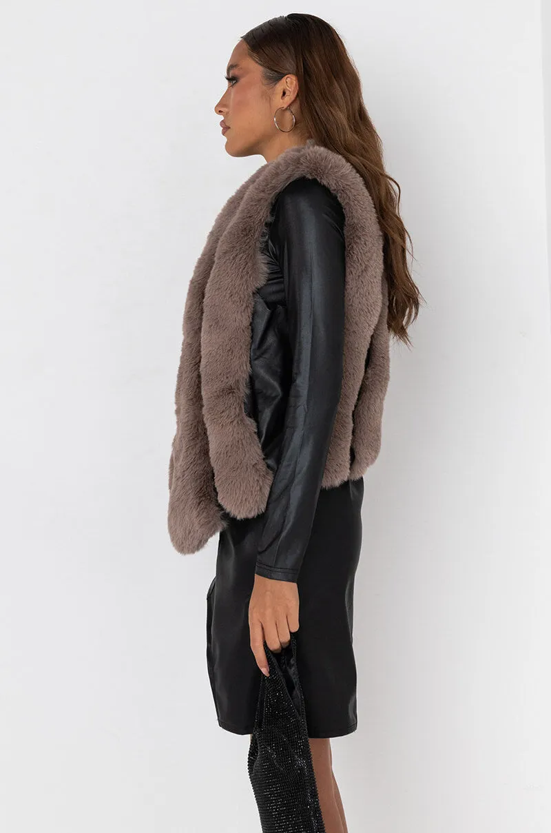 AZALEA WANG ESKIMO HOODED FAUX FUR VEST