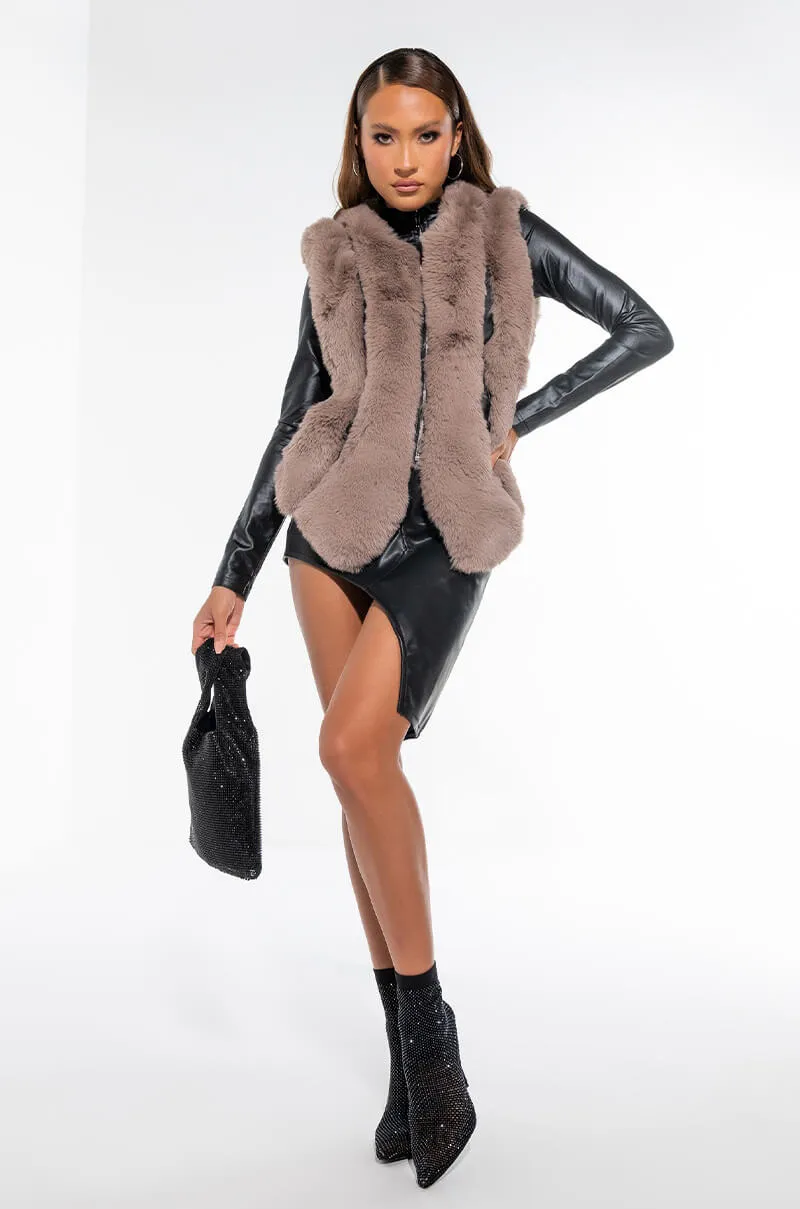 AZALEA WANG ESKIMO HOODED FAUX FUR VEST