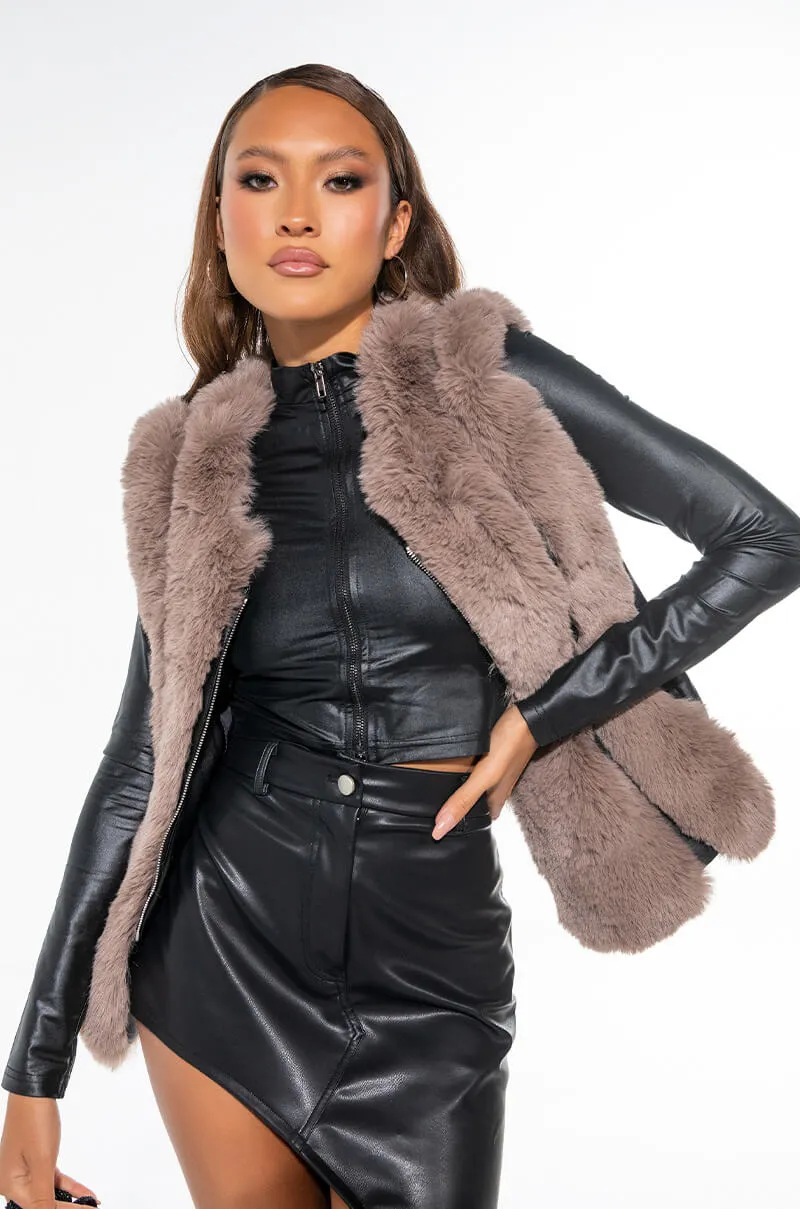 AZALEA WANG ESKIMO HOODED FAUX FUR VEST