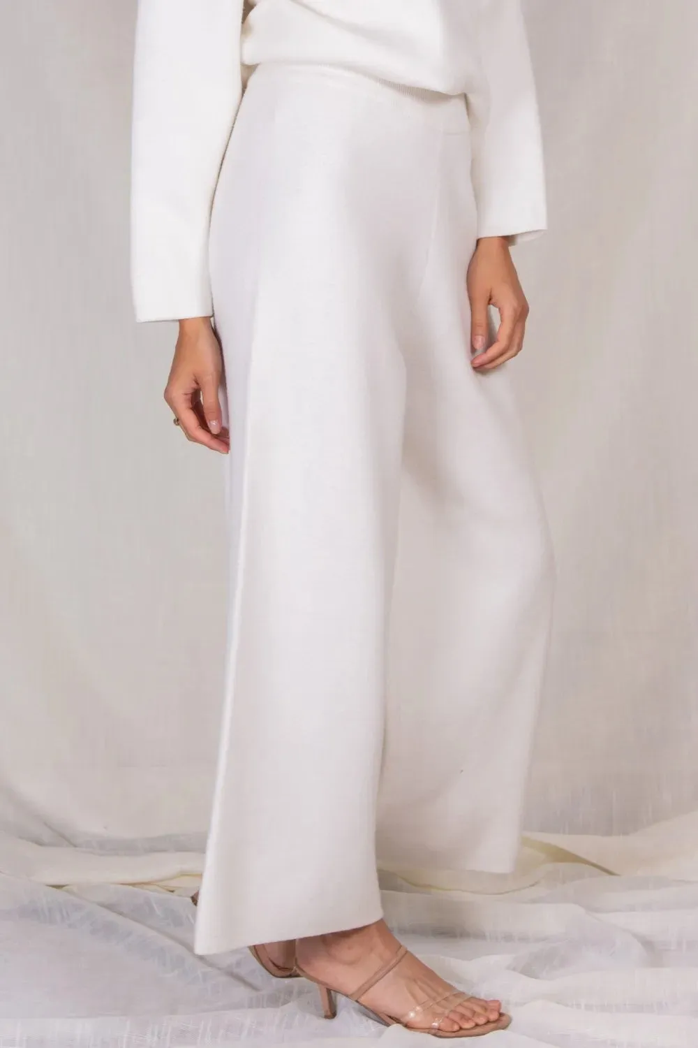 Elegant ankle length knit wide leg pants